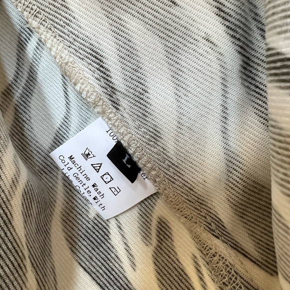 Halara V Neck Watercolor Print Blazer - Picture 10 of 10